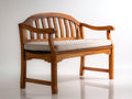 Banco de jardín de madera 160x65x90 cm - Marrón natural - Diseño clásico con respaldo curvo y cojín